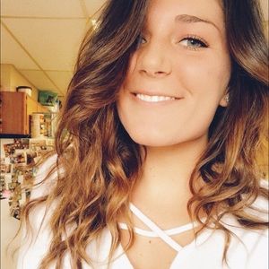 Meet your Posher, Leanne